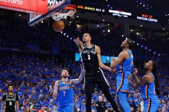 بعمر 22 عامًا.. ويمبانياما يقترب من كتابة حقبته الخاصة في الـNBA