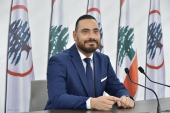 من خلال لقاء جعجع وطلاب "القوات" في معراب