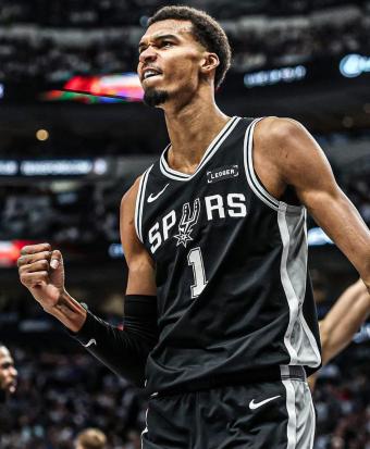 سبيرز إلى نهائي الـNBA