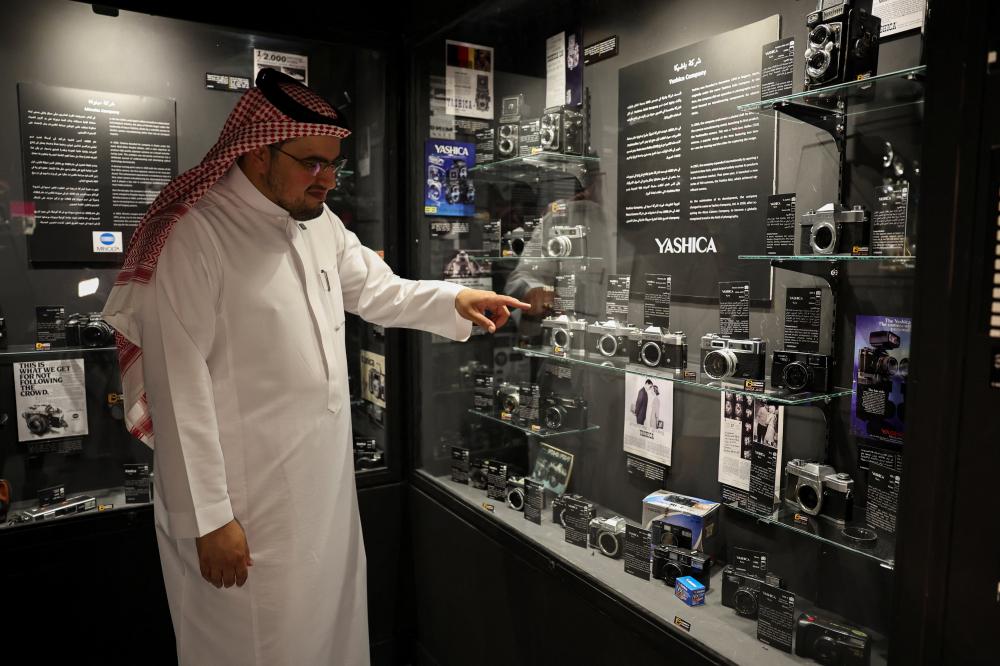 سعودي يحوّل منزله إلى متحف تصوير