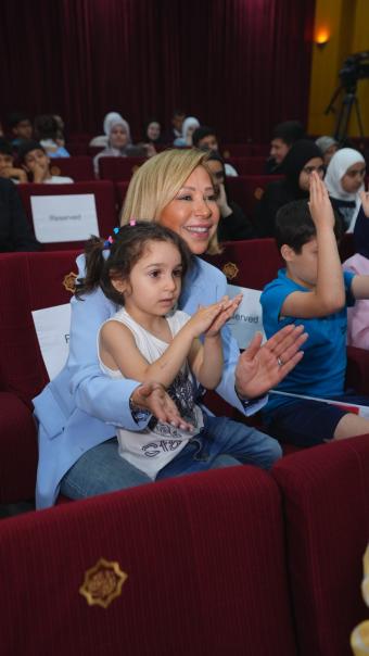 التقت السيدة الأولى 137 من الأطفال النازحين