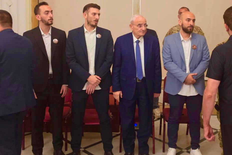 وزير الدفاع الوطني يقدّم التعازي باستشهاد العميد وسام صبرا