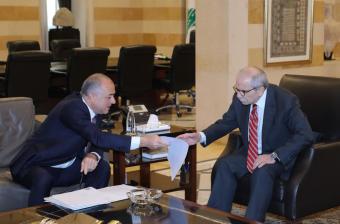 مصرف الإسكان يسلّم سلام “اليوبيل الذهبي” ويعرض أرقام القروض