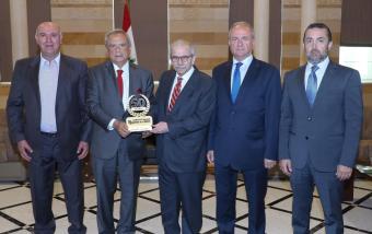 مصرف الإسكان يسلّم سلام “اليوبيل الذهبي” ويعرض أرقام القروض
