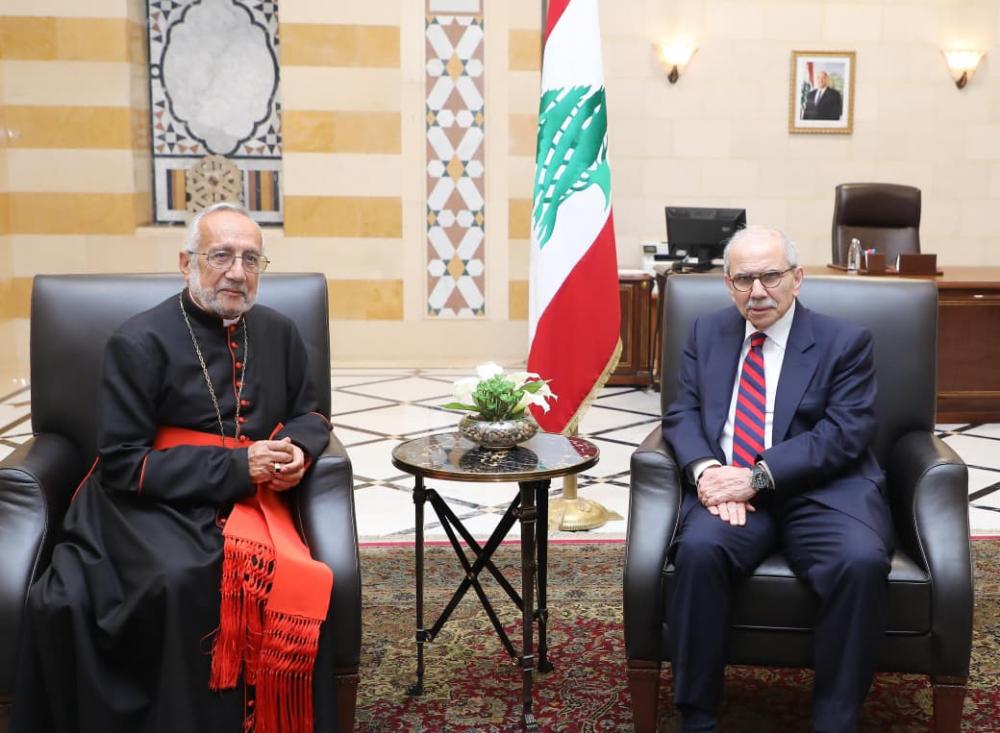سلام يستقبل البطريرك روفائيل ميناسيان في السراي