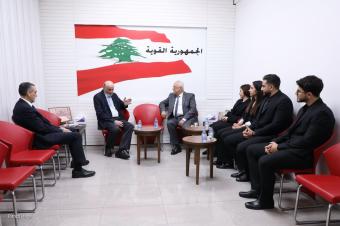 جعجع يلتقي عائلة رئيس بلدية دير ميماس في معراب