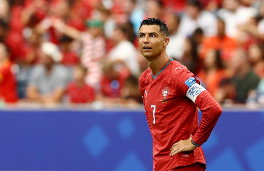 رونالدو يردّ في الملعب… وغانا تؤجل احتفال إنكلترا