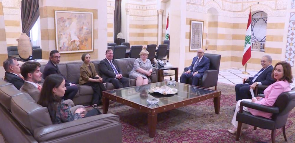 وفد برلماني بريطاني في السراي: تعزيز دعم الجيش والانسحاب الإسرائيلي