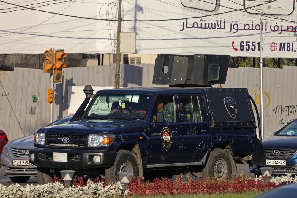 بغداد تتحرّك ضد الفساد والسلاح... وبيروت أسيرة التوازنات