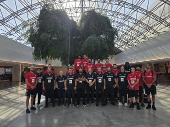 منتخب لبنان يغادر إلى جدة