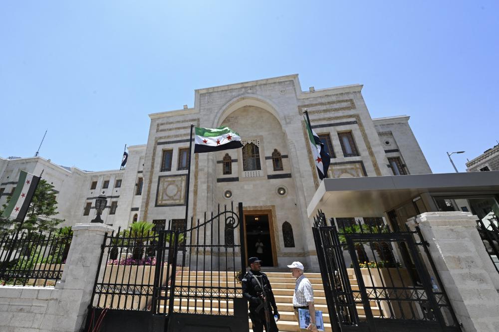 سوريا تؤجل أولى جلسات مجلس الشعب الانتقالي