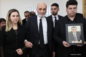 "القوات" وبلدة حدشيت تودعان ريمون حنا في مأتم شعبي حاشد