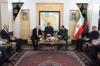 منسى يصل طهران للمشاركة في مراسم تأبين علي خامنئي