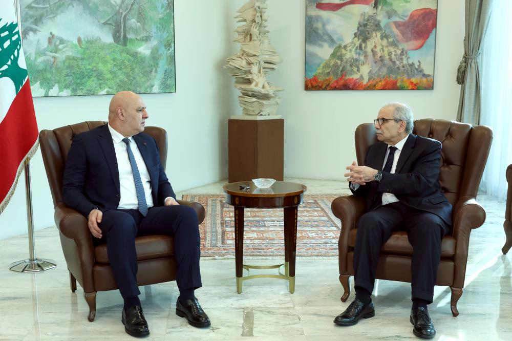 عون وسلام يبحثان مفاوضات روما ويؤكدان أولوية بدء الانسحاب الإسرائيلي