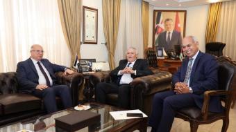 حيدر يبحث مع نظيره الأردني آليات تنفيذ مذكرة التفاهم