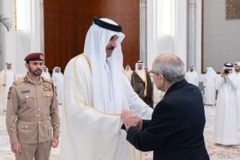 سلام في الدوحة معزيًا أمير قطر بوفاة الأمير الوالد