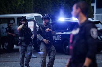 قتيلان وأربعة مصابين بإطلاق نار في سياتل والشرطة تعتقل مشتبه بهما