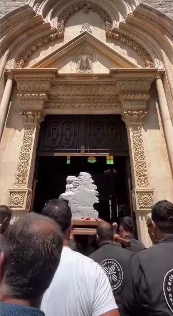 ذخائر البطريرك الحويك تصل تنورين وسط استقبال شعبي حاشد