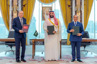 الدب الروسي يخنق "الحزب" و"الناتو" السنّي يقطع أنفاسه