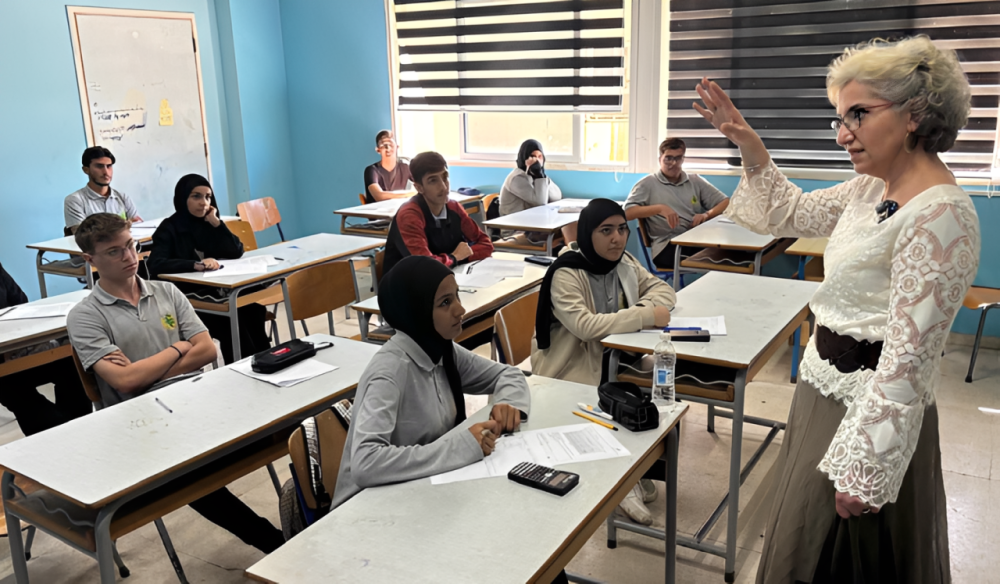 من ينصف طلاّب الصفوف الانتقالية والطلبات الحرّة؟