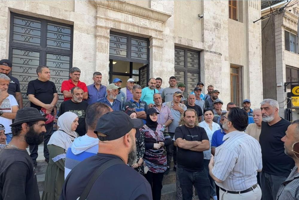 موظفو وعمال بلدية بعلبك يعتصمون للمطالبة بمستحقاتهم المالية