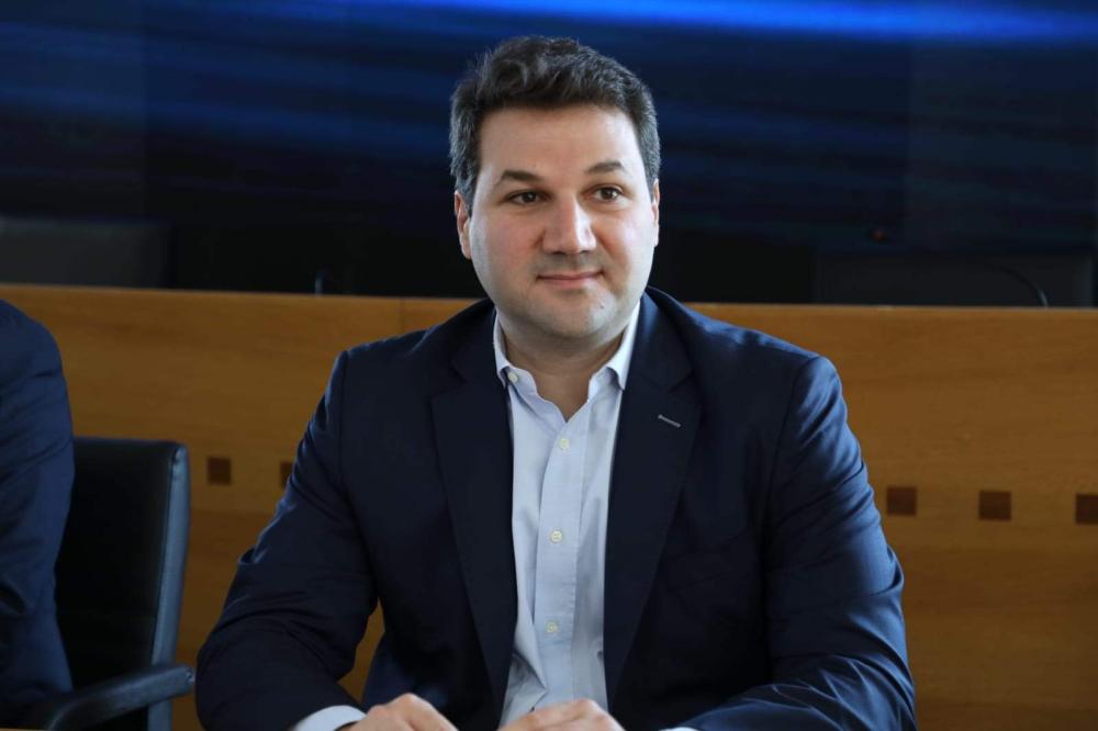 نديم الجميل ينتقد تجديد إقامة السفير الإيراني: 
