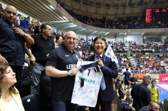 عون يهنّئ لاعبي منتخب لبنان: أنتم الوجه المشرق للبنان