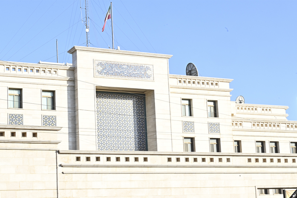 الدولةُ تُجدِّد إقامةَ عام 2006