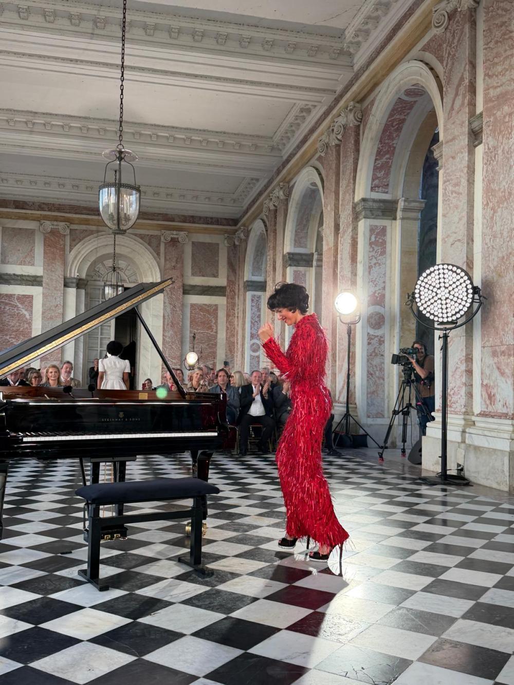 في Versailles لم تعزف Khatia Buniatishvili مقطوعات شوبان بل عزفت Khatia