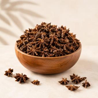 اليانسون النجميّ هو ثمرة شجرة دائمة الخضرة (إنترنت)