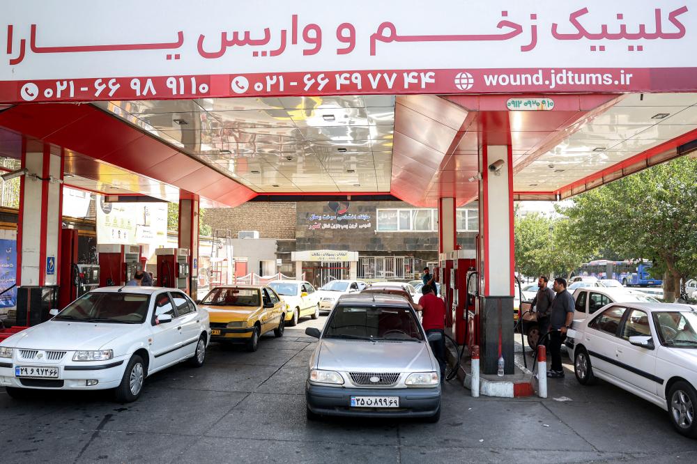 طهران تختنق... والتهديد آخر أوراقها