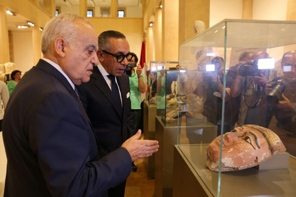 لبنان يُسلّم مصر قطعًا أثرية فرعونية