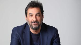 الصادق يهاجم نواب "الحزب": انتهى زمن التخوين وتوزيع شهادات الوطنية