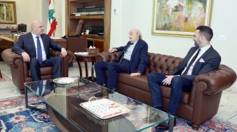 جنبلاط بعد لقائه عون: نؤيد المفاوضات إذا أدّت إلى الانسحاب التدريجي أو الكامل