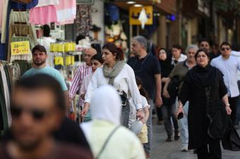 طهران ترفع الشروط وتخسر الأوراق