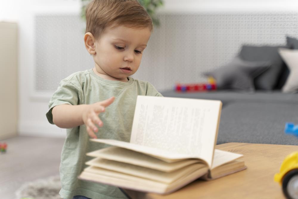 في انتظار كلمته الأولى ... متى يصبح تأخّر الكلام مقلقًا؟