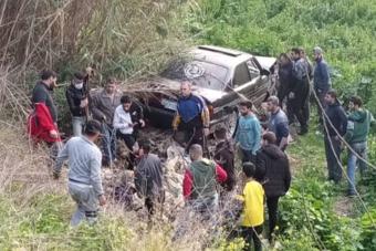 وفاة سورية وجرح زوجها وفقدان طفلها بحادث سير في المحمرة