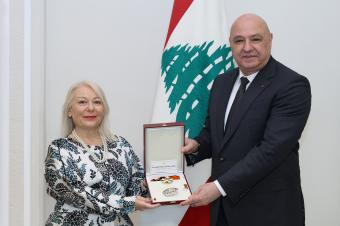 الرئيس عون يمنح سفيرة اليونان وسام الأرز الوطني من رتبة ضابط أكبر
