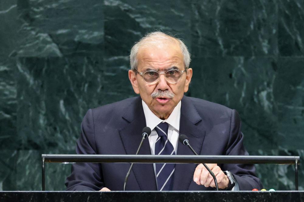 نواف سلام يعود إلى بيروت ويتصل بعون وبري