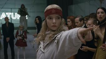 الممثلة Anya Taylor-Joy في شخصية "Joan"