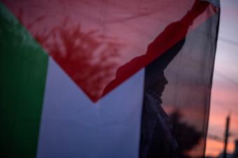 رويترز تكشف رسالة من حسين الشيخ إلى فرنسا: تأجيل الانتخابات الفلسطينية