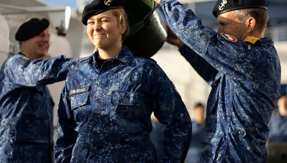 ترقية ولية عهد هولندا إلى رتبة رقيب