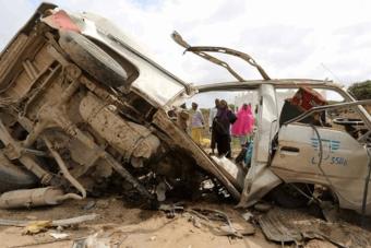 14 قتيلا في مرور حافلة صغيرة على عبوة ناسفة في الصومال