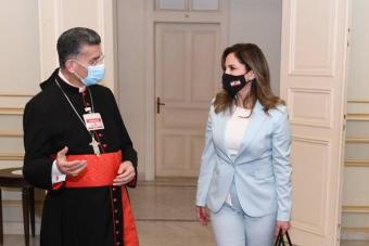 عبد الصمد زارت بكركي والراعي قدم لها ميدالية البطريركية المارونية: المطلوب أن يتنازل كل من موقعه