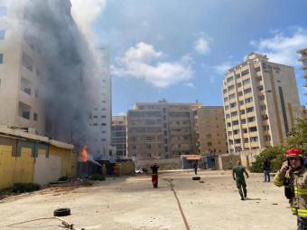 بالصور: حريق كبير داخل فندق في الروشة