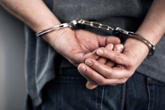 توقيف مروّج حبوب مخدّرة وسارق أجهزة كهربائيّة في النبطيّة