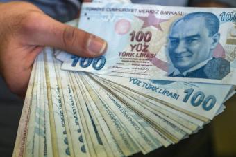 لجم انهيار الليرة التركية يكلّف "المركزي" بين 6 و10 مليارات دولار