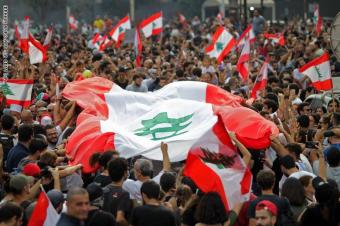 "الواسطة" أو الوجه الظاهر للأموال المنهوبة