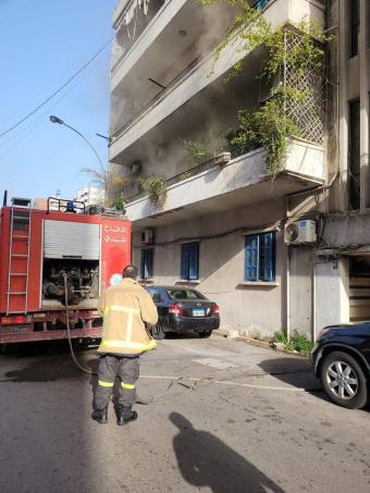 بالصورة: حريق داخل شقة في البوشرية