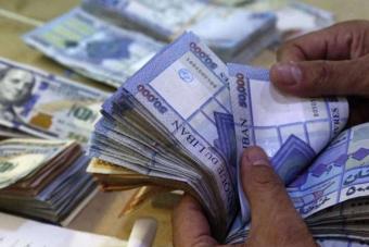 بين الارتفاع والانخفاض... كم سجّل الدولار صباح اليوم؟
